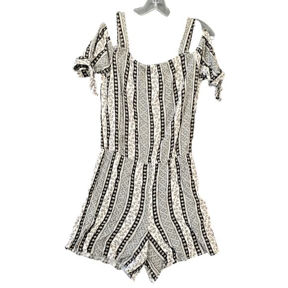 Apt 9 White Black Romper Floral Striped Shorts Jumper Cold Shoulder Women Size M - Picture 1 of 8